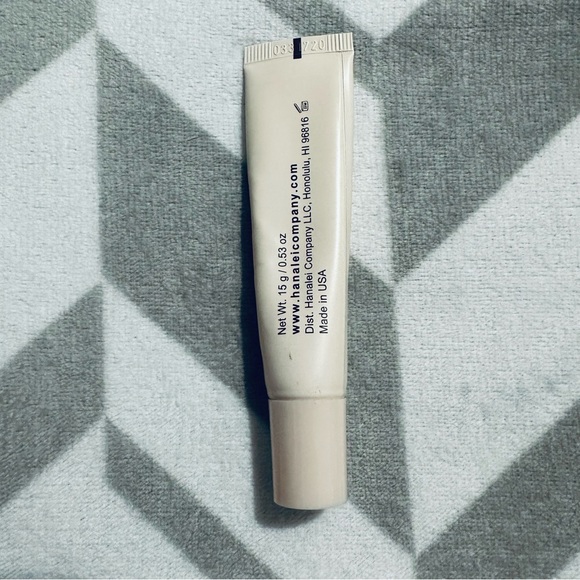 5/ $30 Hanalei Lip Treatment Clear - Picture 2 of 2